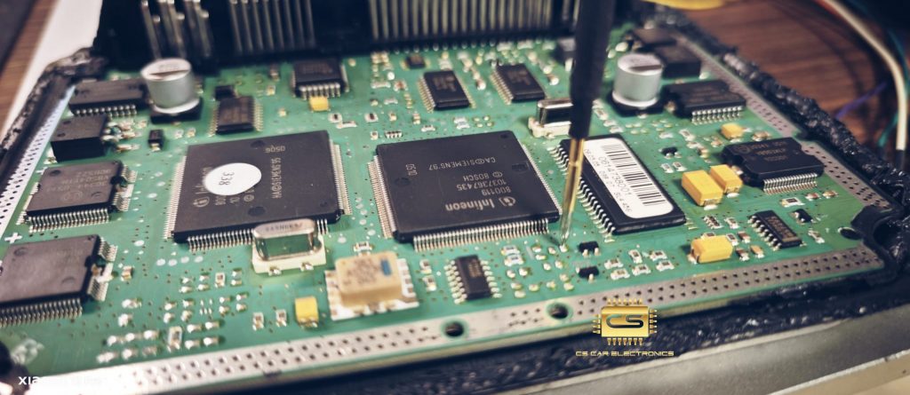 Porsche Cayenne - Defektes Motorsteruergerät Klonen